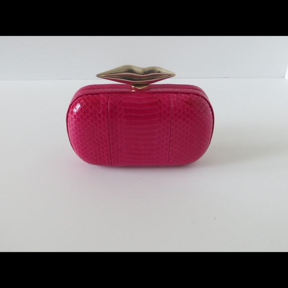 ❌SOLD❌DVF Flirty Lips Minaudière in Snakeskin - Picture 4 of 4